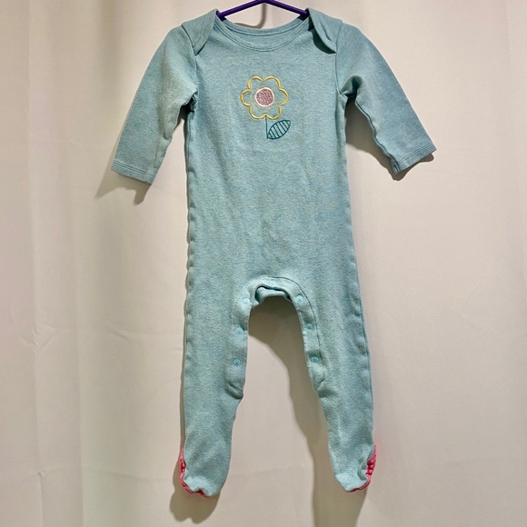 EUC 12-18m Marks & Spencer Snap Footie - Flower - Picture 1 of 3